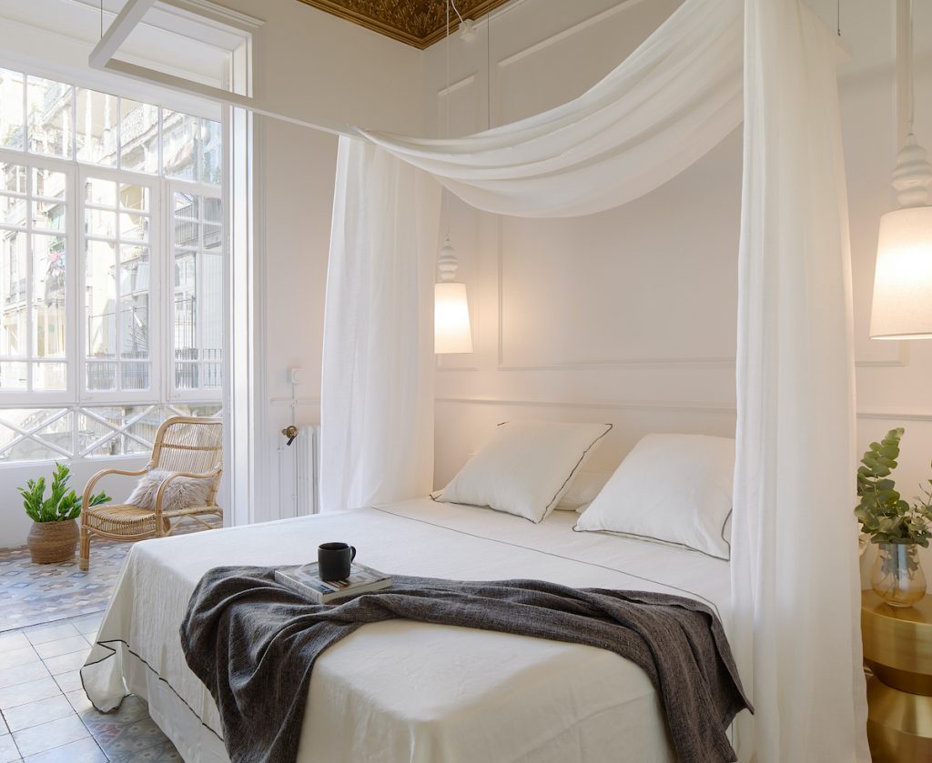 llit blanc comode eixample dret